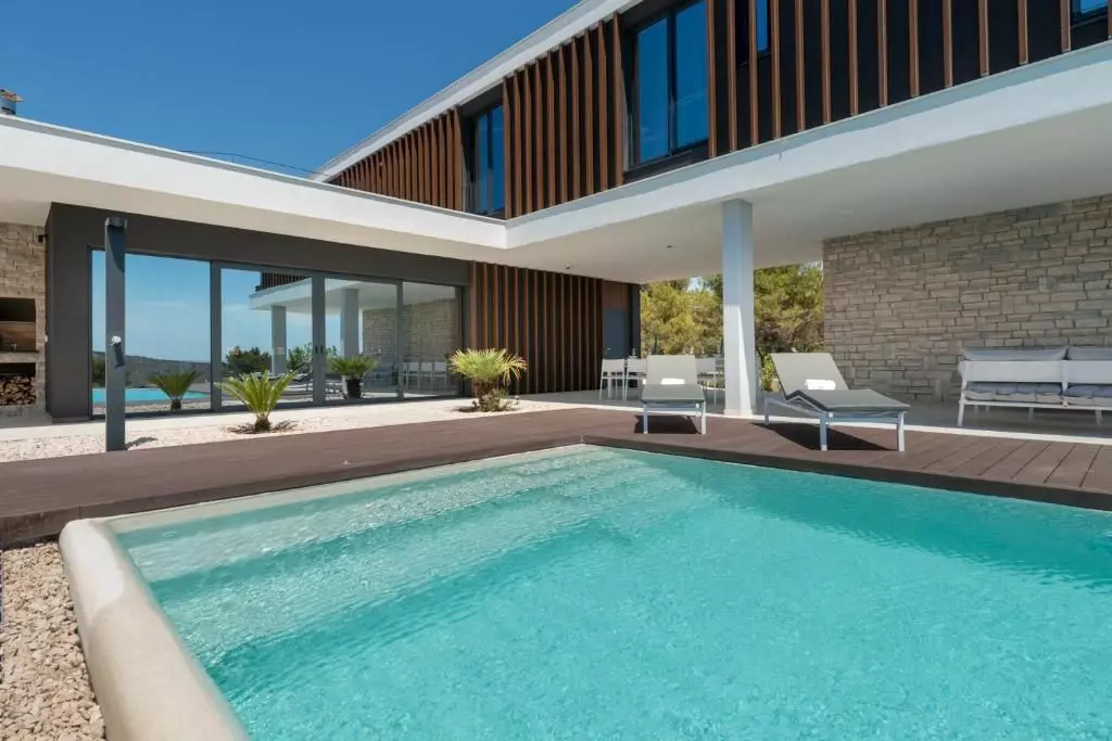 4-bedroom Villa In Primošten, Croatia (300 M²)