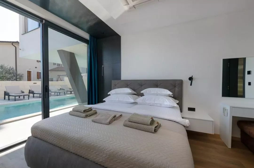 4-bedroom Villa In Medulin, Croatia (420 M²)