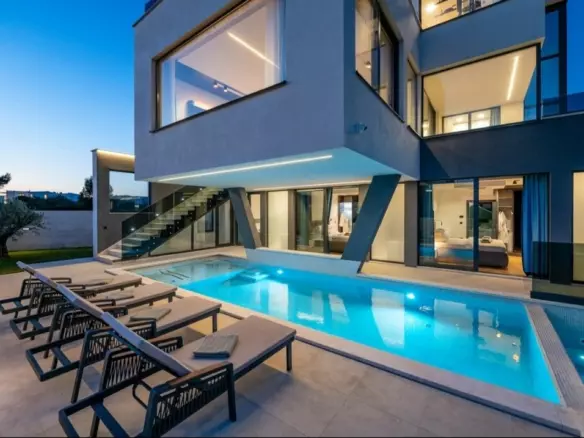 4-bedroom Villa In Medulin, Croatia (420 M²)