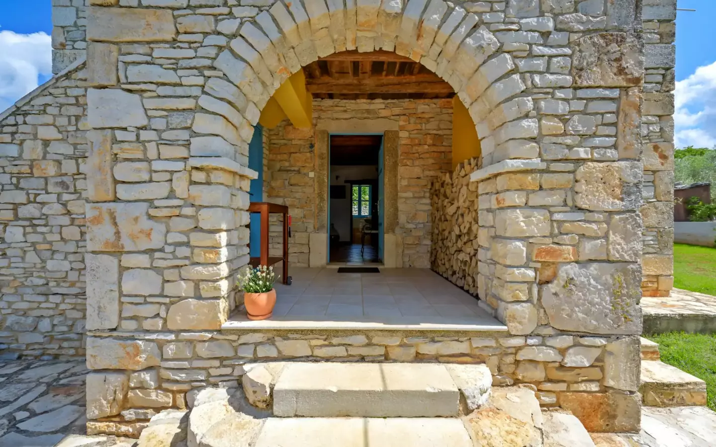 3-bedroom Detached House In Sveti Lovreč, Croatia (120 M²)