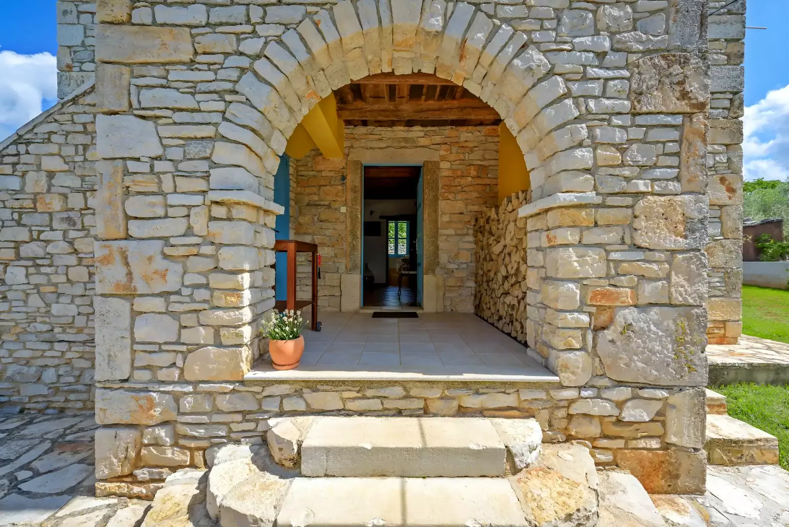 3-bedroom Detached House In Sveti Lovreč, Croatia (120 M²)