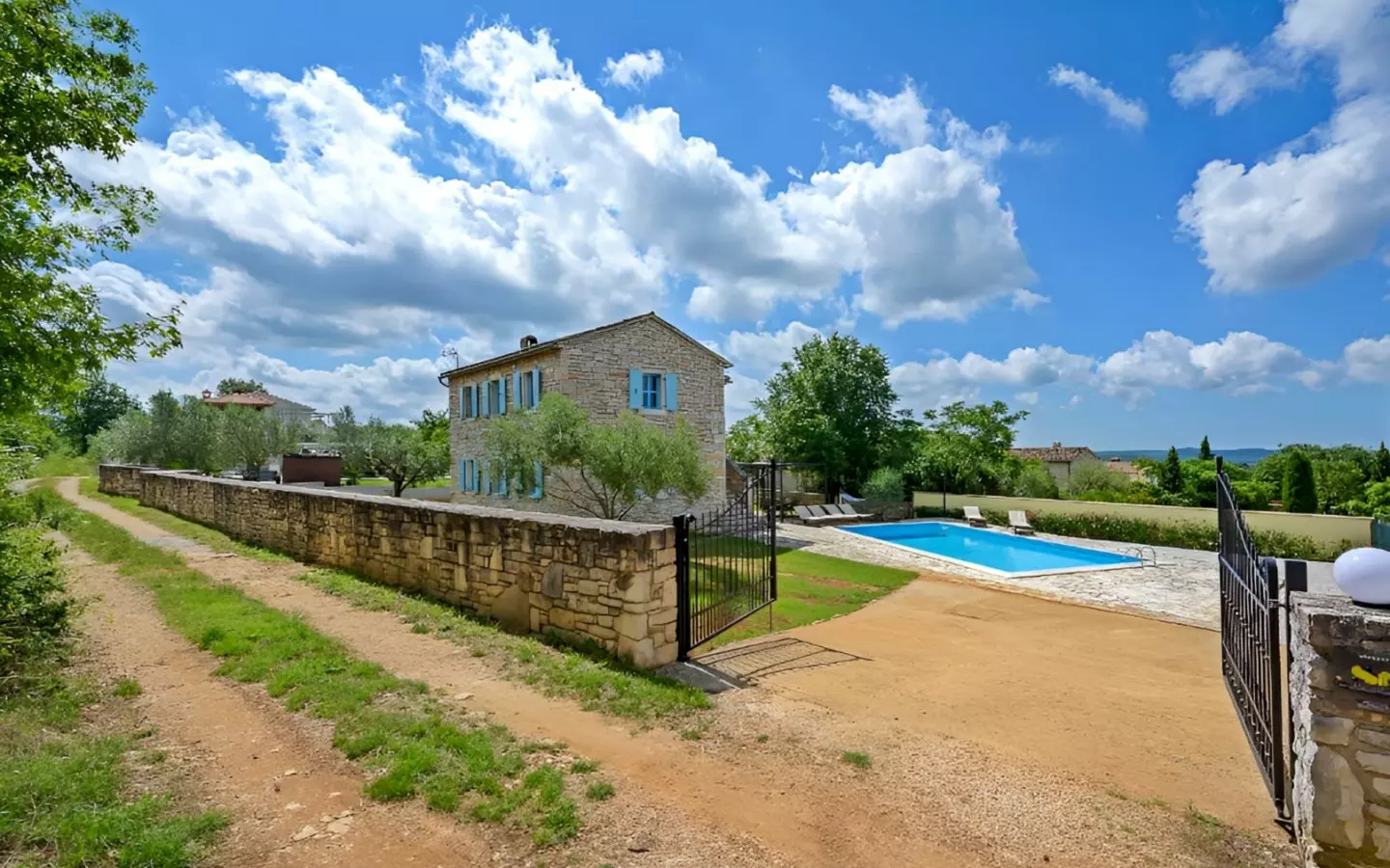 3-bedroom Detached House In Sveti Lovreč, Croatia (120 M²)
