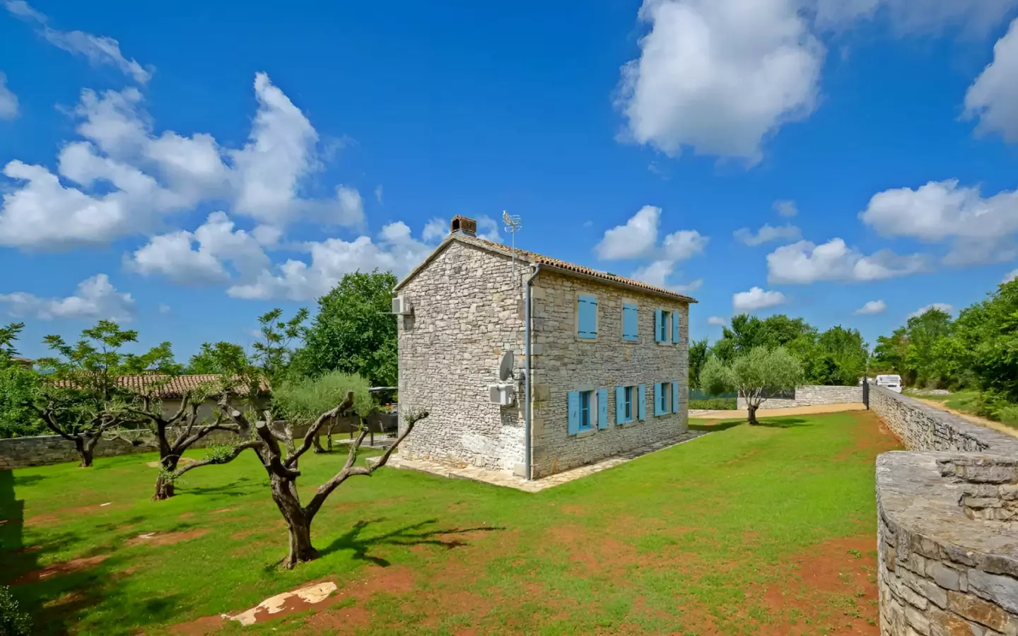 3-bedroom Detached House In Sveti Lovreč, Croatia (120 M²)