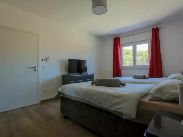 5-bedroom Villa In Medulin, Croatia (300 M²)