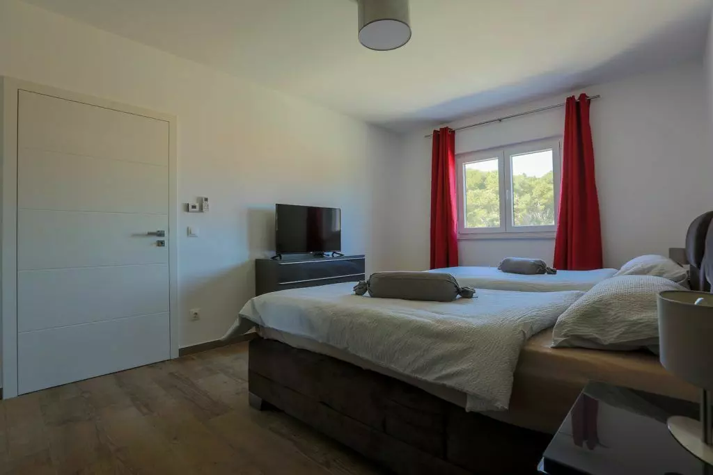 5-bedroom Villa In Medulin, Croatia (300 M²)