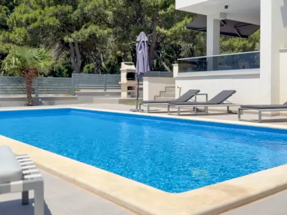 5-bedroom Villa In Medulin, Croatia (300 M²)