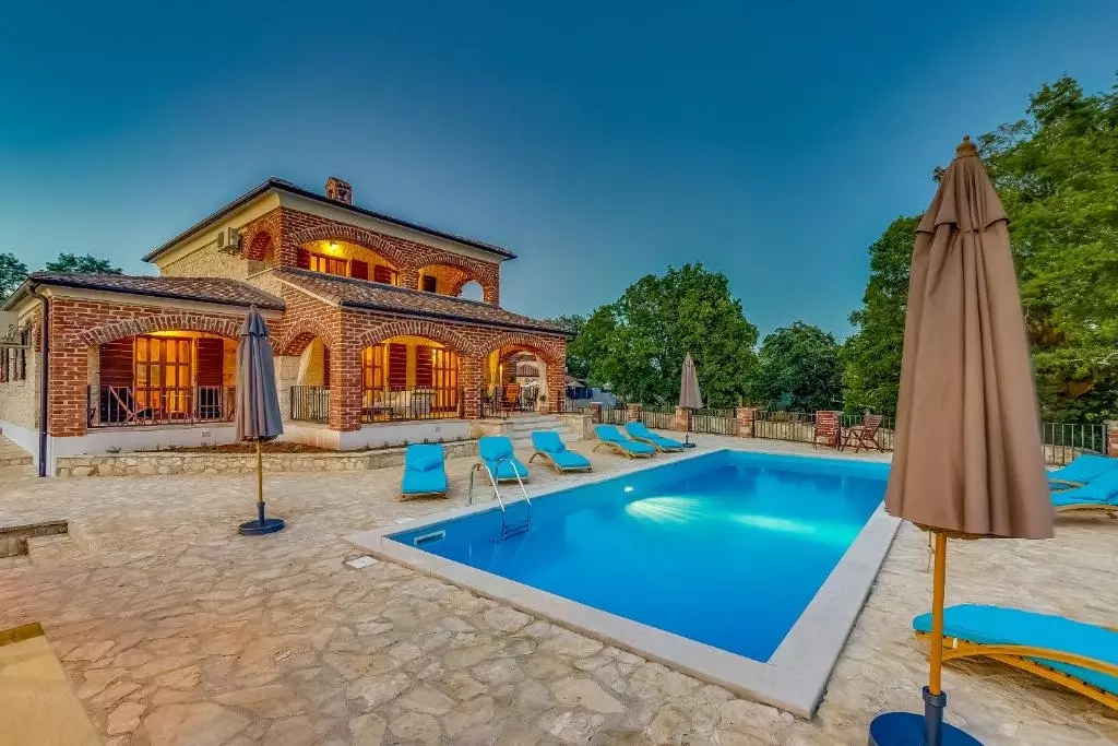 4-bedroom Villa In Višnjan, Croatia (205 M²)