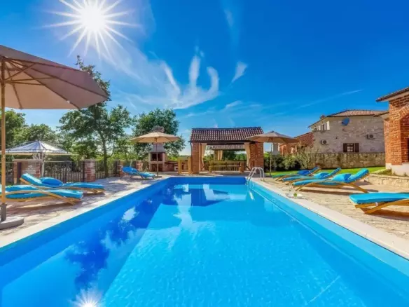 4-bedroom Villa In Višnjan, Croatia (205 M²)