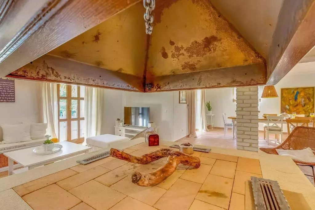 4-bedroom Villa In Višnjan, Croatia (205 M²)
