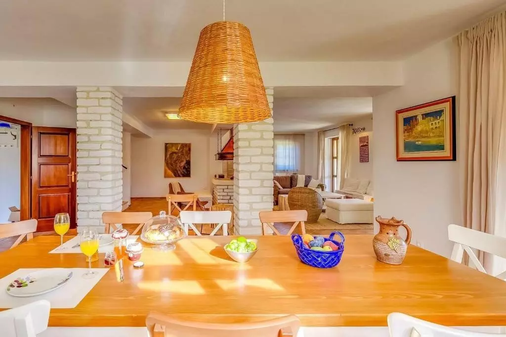 4-bedroom Villa In Višnjan, Croatia (205 M²)