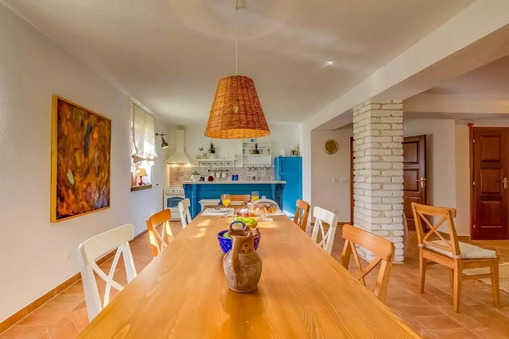 4-bedroom Villa In Višnjan, Croatia (205 M²)