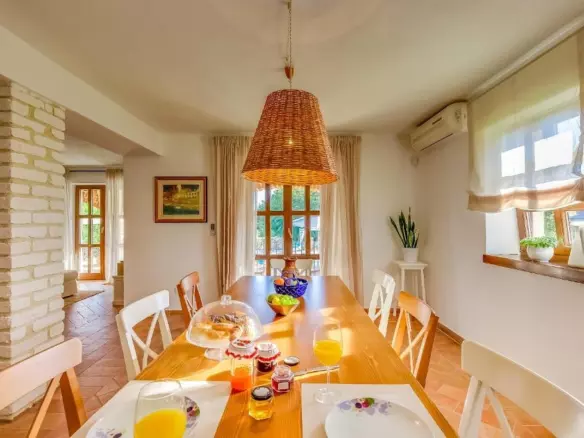 4-bedroom Villa In Višnjan, Croatia (205 M²)