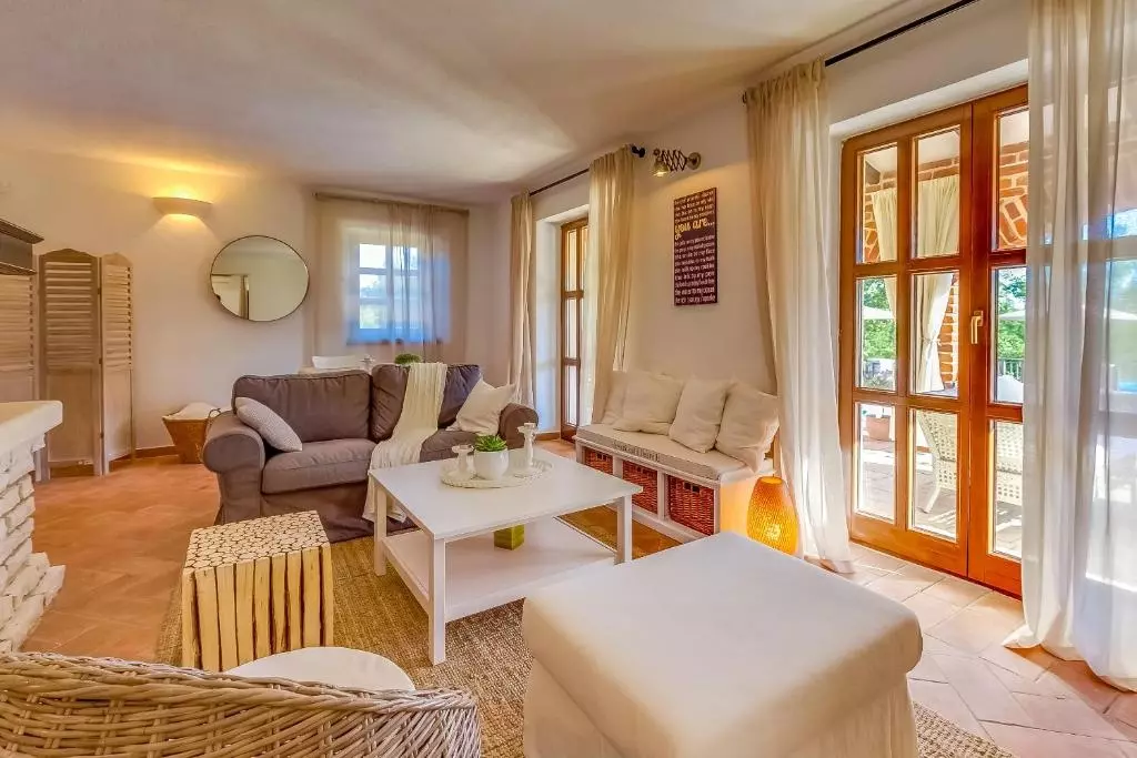 4-bedroom Villa In Višnjan, Croatia (205 M²)