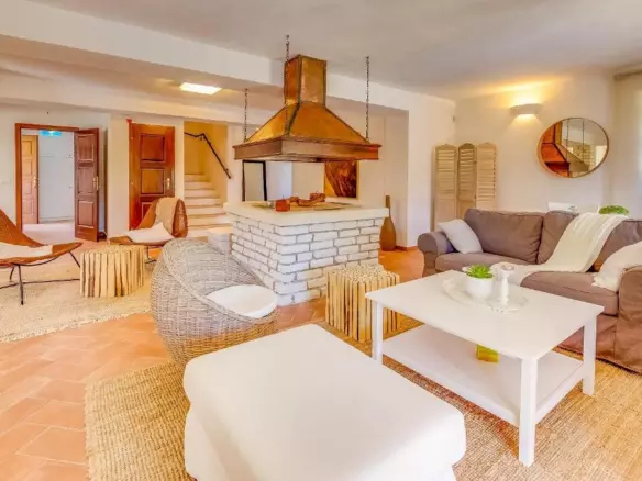 4-bedroom Villa In Višnjan, Croatia (205 M²)