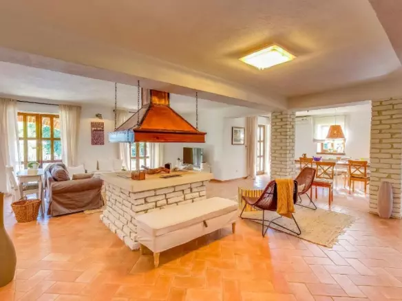 4-bedroom Villa In Višnjan, Croatia (205 M²)
