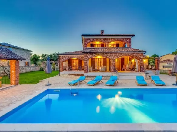 4-bedroom Villa In Višnjan, Croatia (205 M²)