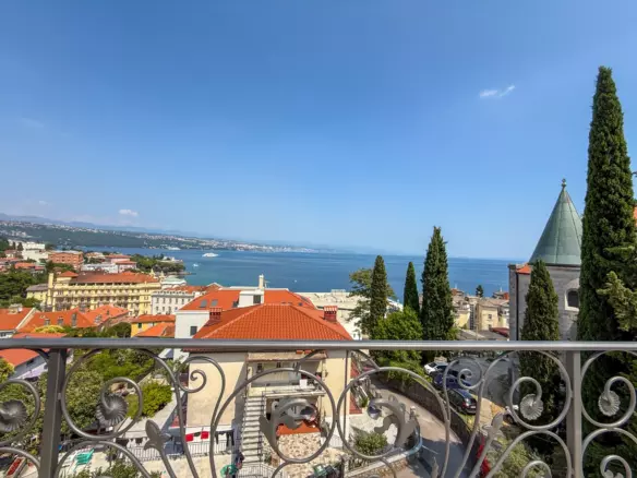 3-bedroom Apartment In Opatija – Centar, Croatia (204 M²)