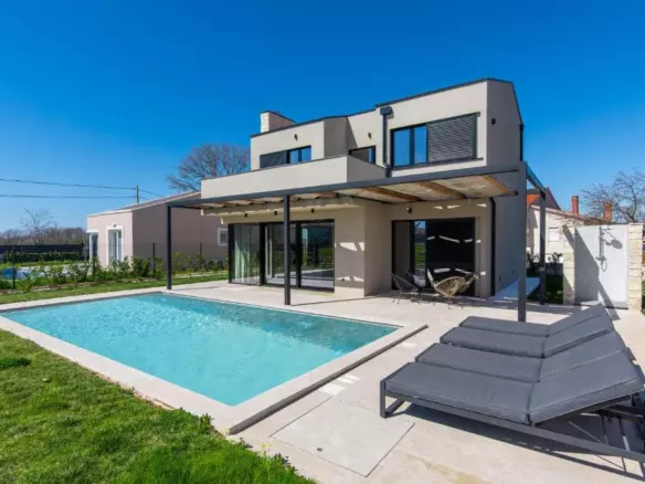4-bedroom Villa In Krnica, Croatia (21.185 M²)