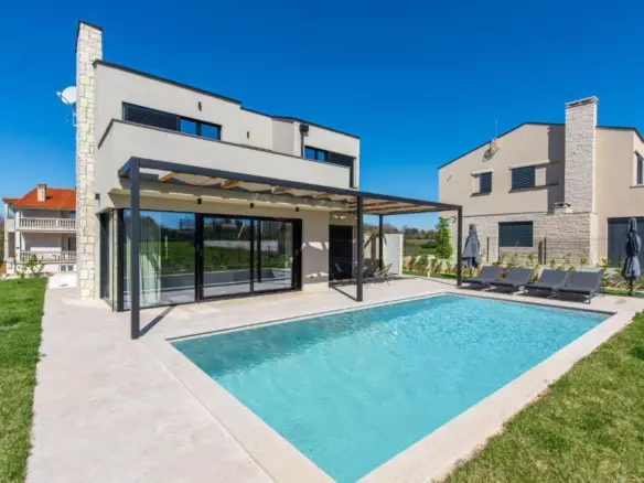 4-bedroom Villa In Krnica, Croatia (21.185 M²)