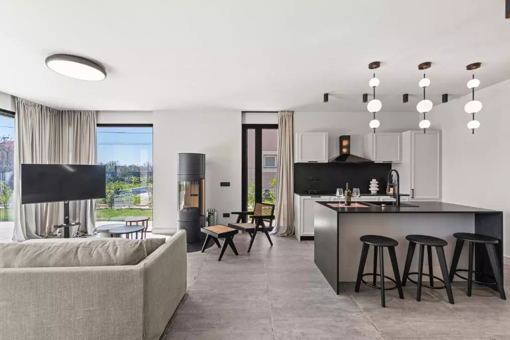 4-bedroom Villa In Krnica, Croatia (21.185 M²)