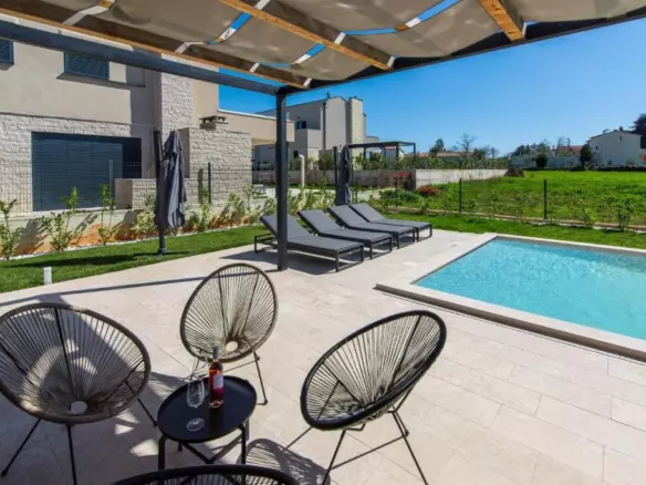 4-bedroom Villa In Krnica, Croatia (21.185 M²)