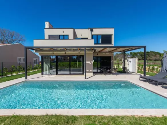 4-bedroom Villa In Krnica, Croatia (21.185 M²)