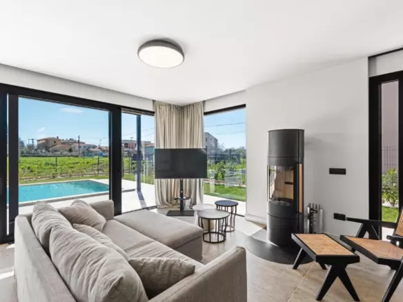 4-bedroom Villa In Krnica, Croatia (21.185 M²)