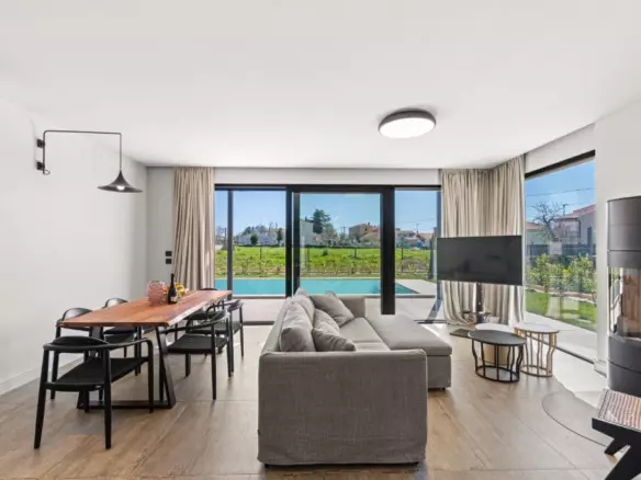 4-bedroom Villa In Krnica, Croatia (21.185 M²)
