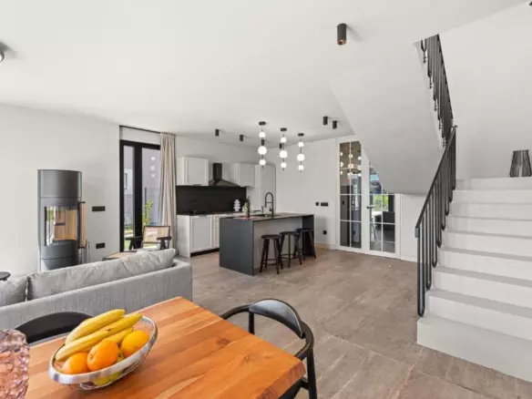 4-bedroom Villa In Krnica, Croatia (21.185 M²)