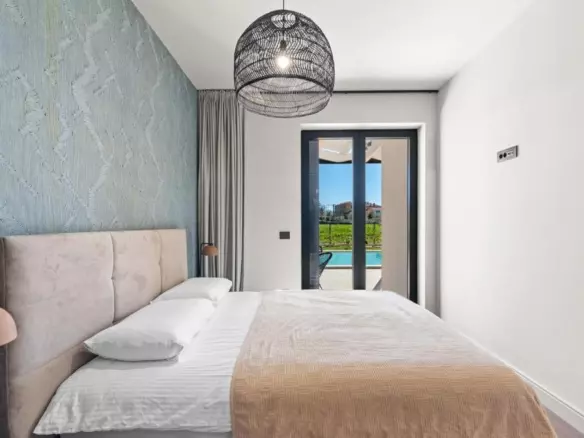 4-bedroom Villa In Krnica, Croatia (21.185 M²)