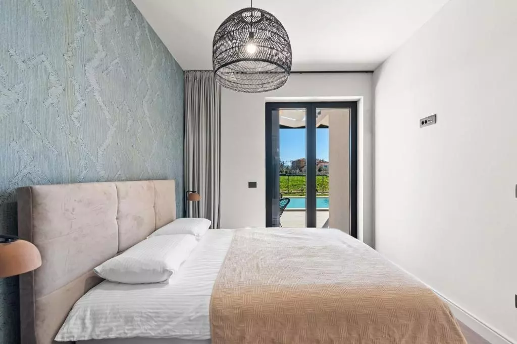4-bedroom Villa In Krnica, Croatia (21.185 M²)