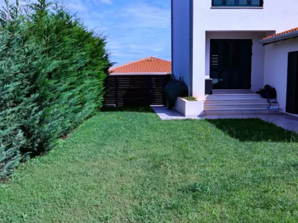 5-bedroom Villa In Murine, Croatia (373 M²)