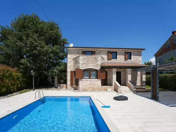 4-bedroom Villa In Sveti Lovreč, Croatia (168 M²)