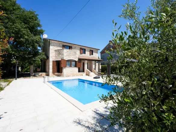 4-bedroom Villa In Sveti Lovreč, Croatia (168 M²)