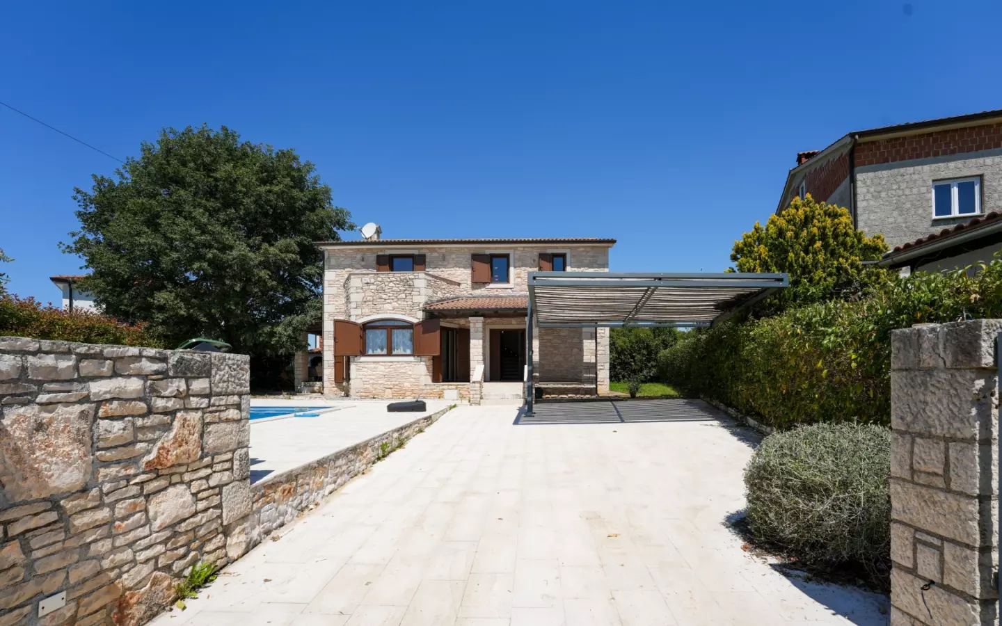 4-bedroom Villa In Sveti Lovreč, Croatia (168 M²)