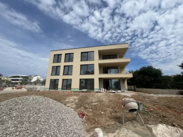 3-bedroom Apartment In Vodice, Croatia (140,41 M²)