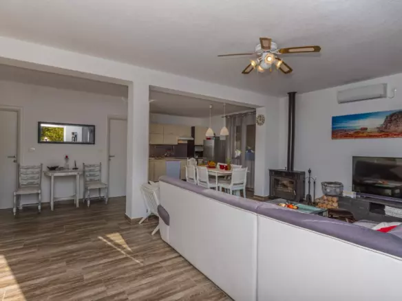 5-bedroom Detached House In Grižane-belgrad, Croatia (230 M²)