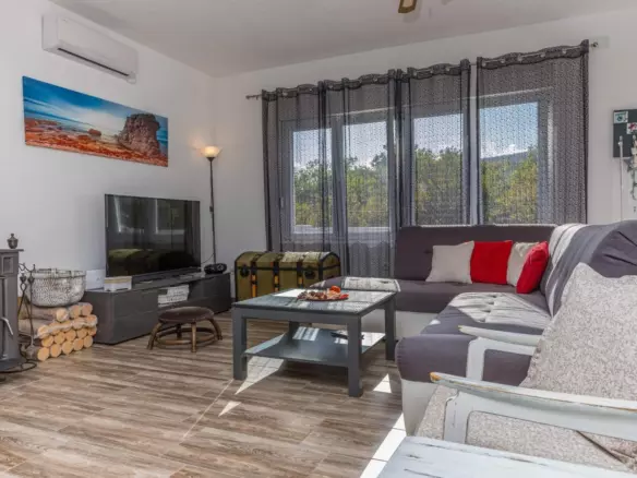 5-bedroom Detached House In Grižane-belgrad, Croatia (230 M²)