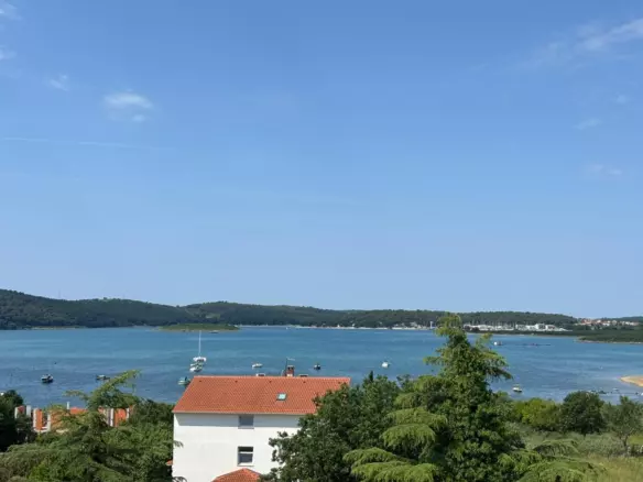 4-bedroom Apartment In Medulin, Croatia (192 M²)