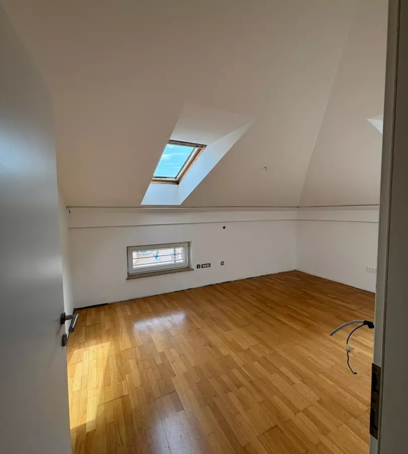 4-bedroom Apartment In Medulin, Croatia (192 M²)