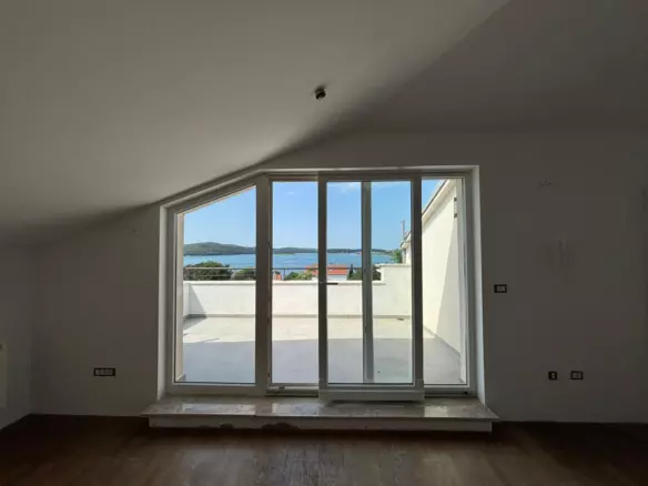 4-bedroom Apartment In Medulin, Croatia (192 M²)