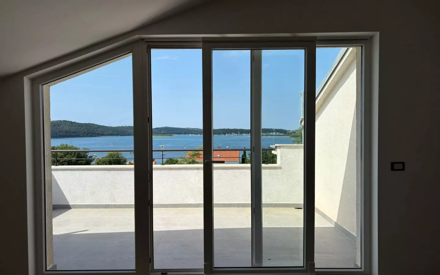4-bedroom Apartment In Medulin, Croatia (192 M²)