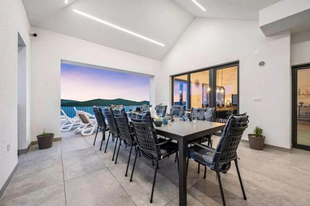 4-bedroom Villa In Žaborić, Croatia (220 M²)