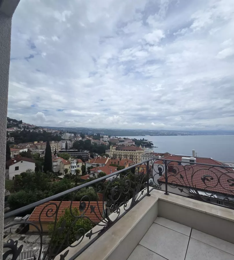 3-bedroom Apartment In Opatija – Centar, Croatia (218,82 M²)