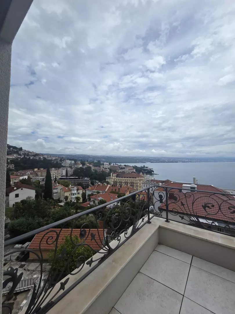 3-bedroom Apartment In Opatija – Centar, Croatia (218,82 M²)