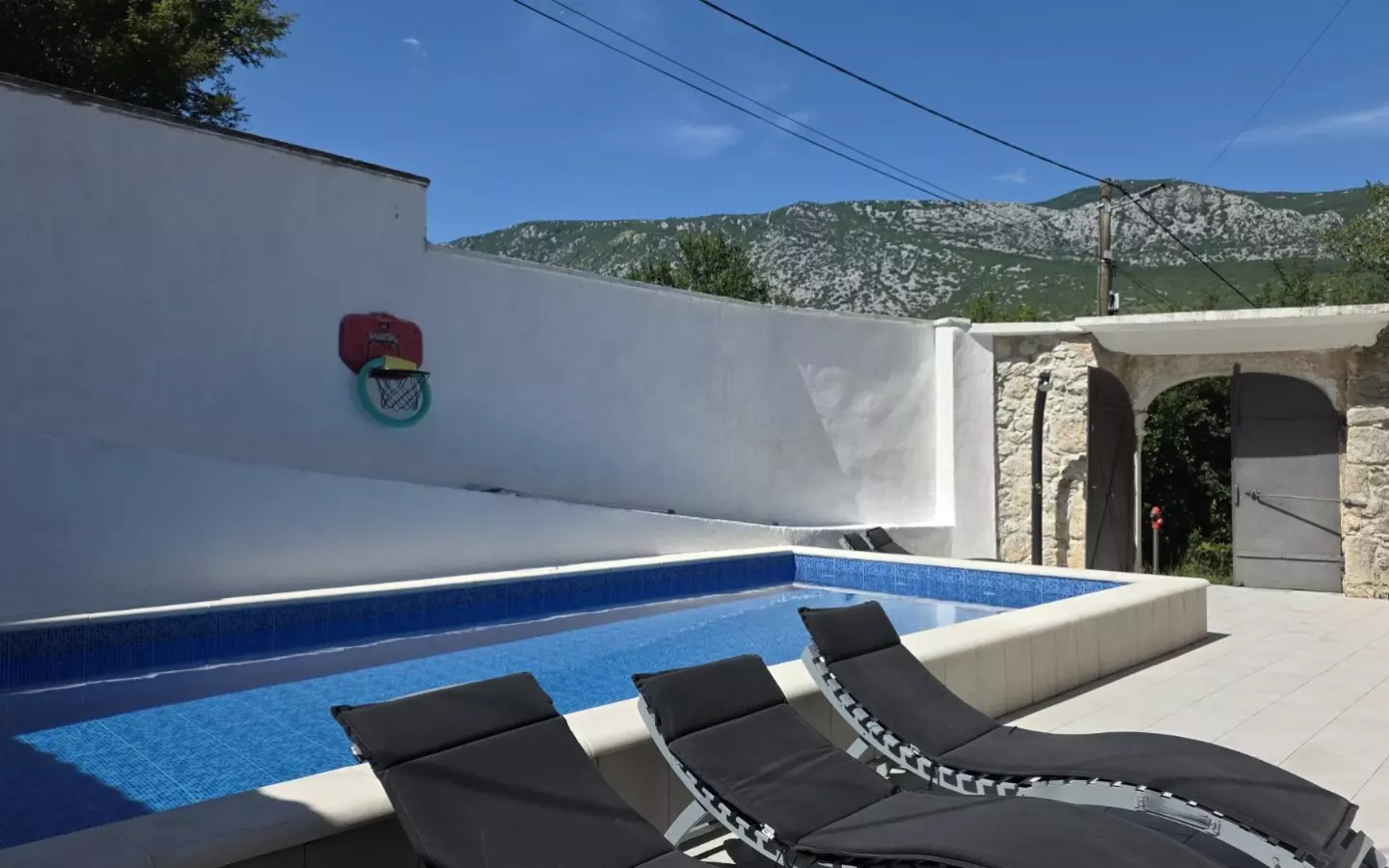 8-bedroom Villa In Grižane-belgrad, Croatia (350 M²)