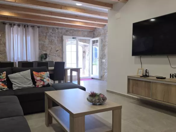 8-bedroom Villa In Grižane-belgrad, Croatia (350 M²)