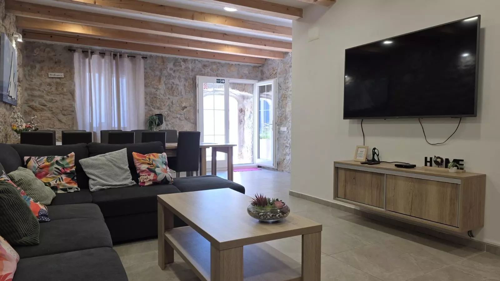 8-bedroom Villa In Grižane-belgrad, Croatia (350 M²)