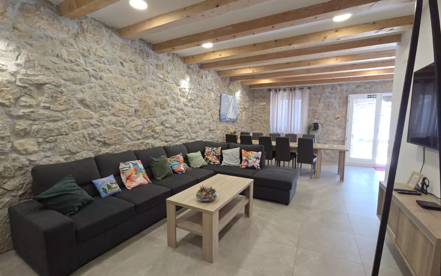 8-bedroom Villa In Grižane-belgrad, Croatia (350 M²)
