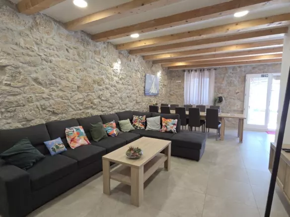 8-bedroom Villa In Grižane-belgrad, Croatia (350 M²)